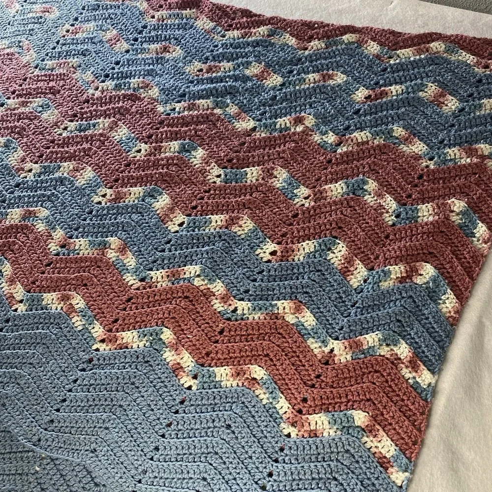 Vintage Handmade Crochet Afghan Throw Blanket Chevron Ripple 78x54 Multicolor